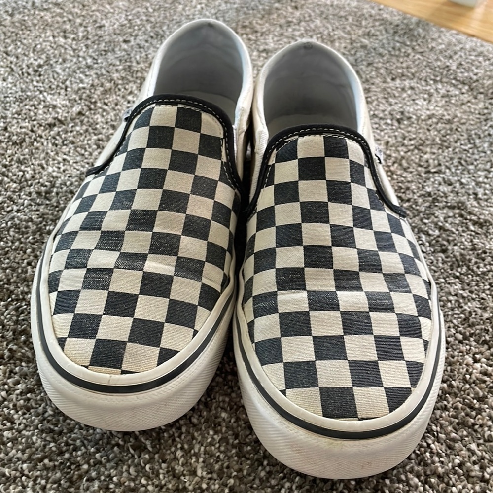 Black and white checkered Women’s Vans size 8